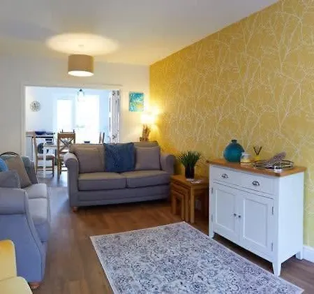 The Nets - Fantastic 3 Bedroom House With Parking Vakantiehuis