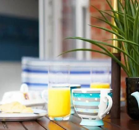 The Nets - Fantastic 3 Bedroom House With Parking * 파일리