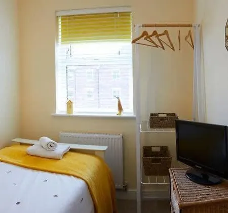 The Nets - Fantastic 3 Bedroom House With Parking Filey