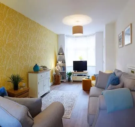 펜션 The Nets - Fantastic 3 Bedroom House With Parking *